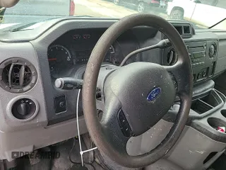 2013 Ford Econoline Passenger XL z VIN 1FBSS3BL5DDA49371, wystawiony jako IAAI lot #42520998 z przebiegiem 62 763 mil mil oraz . Historia ofert i sprzedaży dostępna na DreamBid. Obrazek 21.