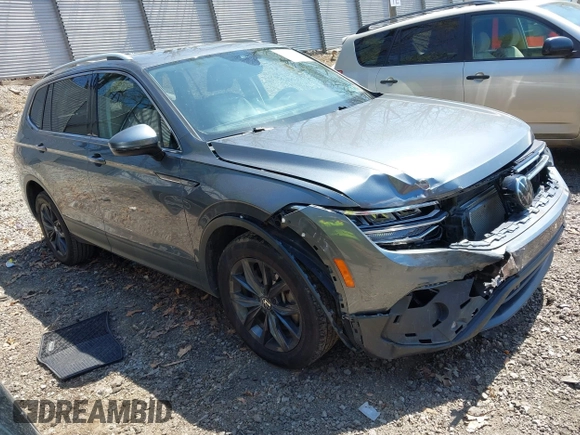 2022 Volkswagen Tiguan SE with VIN 3VV2B7AXXNM019538, listed as a IAAI auction lot 42109211 with 30,576 mi miles and . Bid and sale history available at DreamBid. Image 1.