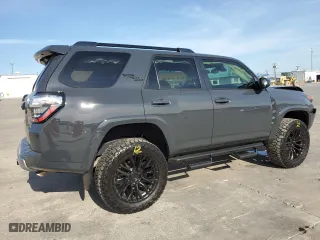 2024 Toyota 4Runner TRD Off Road with VIN JTEPU5JR5R6273440, listed as a Copart auction lot 68060194 with 4,360 mi miles and Salvage Title. Bid and sale history available at carsss.com. Image 3.