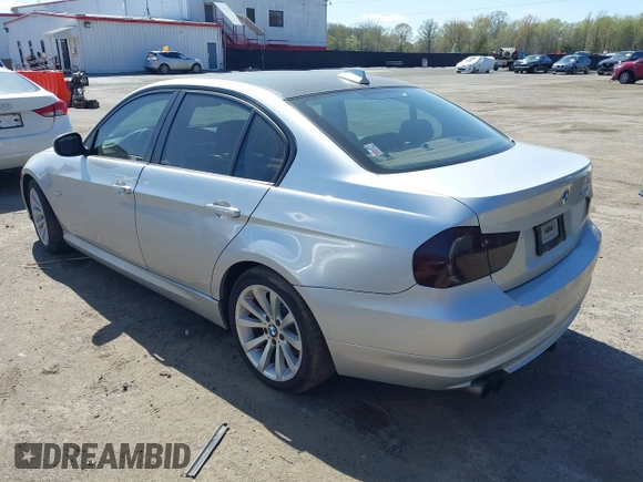 2011 BMW 3 Series 328i with VIN WBAPH5G53BNM75795, listed as a IAAI auction lot 41963832 with 215,274 mi miles and . Bid and sale history available at carsss.com. Image 3.