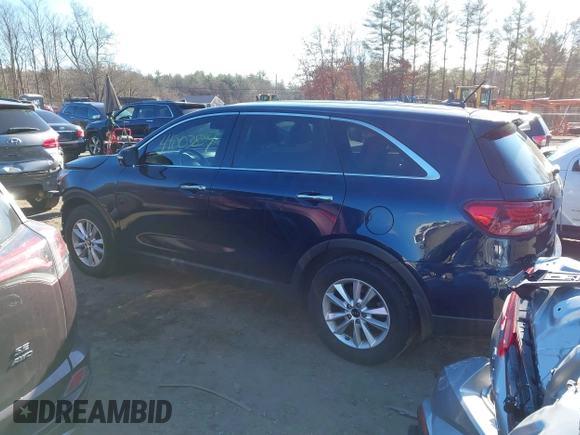 2019 Kia Sorento LX with VIN 5XYPGDA30KG469564, listed as a IAAI auction lot 41003834 with 138,617 mi miles. Bid and sale history available at carsss.com. Image 14.