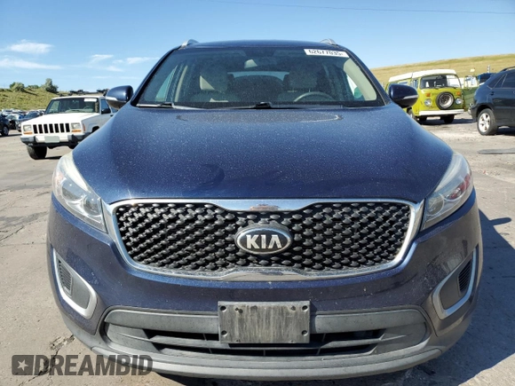 2017 Kia Sorento LX with VIN 5XYPGDA5XHG334764, listed as a Copart auction lot 62677035 with 60,488 mi miles and Salvage title. Bid and sale history available at DreamBid. Image 5.
