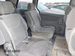 2005 Toyota Sienna LE with VIN 5TDBA23C85S041021, listed as a IAAI auction lot 41770918 with 205,503 mi miles. Bid and sale history available at carsss.com. Image 8.