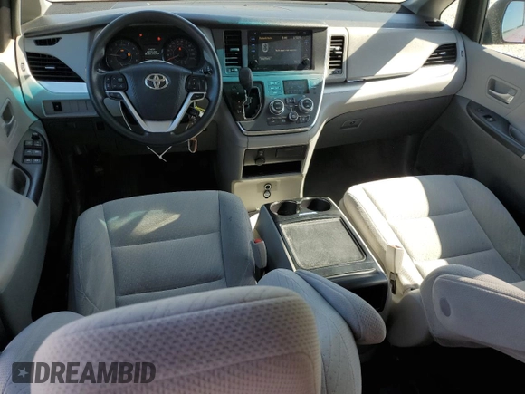 2017 Toyota Sienna LE Auto Access Seat с VIN 5TDKZ3DC9HS879429, выставлен на аукционе Copart как лот 58026905 с пробегом 121 659 миль миль и Списание • Salvage title. История ставок и продаж доступна на DreamBid. Изображение 8.