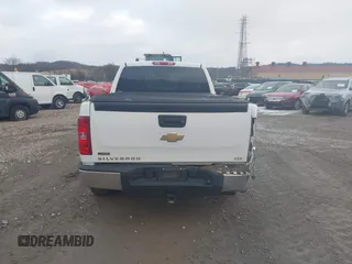 2009 Chevrolet Silverado 1500 with VIN 2GCEK390491107199, listed as a IAAI auction lot 40873335 with 129,417 mi miles and . Bid and sale history available at DreamBid. Image 16.
