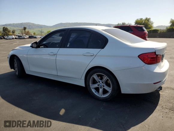 2012 BMW 3 Series 328i z VIN WBA3A5G54CNP16588, wystawiony jako Copart lot #52438505 z przebiegiem 185 499 mil mil oraz Szkoda całkowita • Salvage title. Historia ofert i sprzedaży dostępna na DreamBid. Obrazek 2.