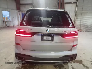 2023 BMW X7 xDrive40i z VIN 5UX23EM00P9P28204, wystawiony jako Copart lot #50878745 z przebiegiem 25 142 mil mil oraz Szkoda całkowita • Salvage title. Historia ofert i sprzedaży dostępna na DreamBid. Obrazek 6.
