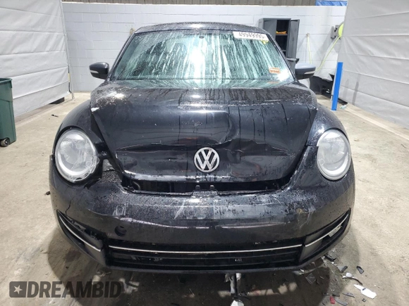 2012 Volkswagen Beetle 2.5L w/Sound/Nav PZEV with VIN 3VWJP7AT5CM637224, listed as a Copart auction lot 49949995 with 203,326 mi miles and Salvage Title. Bid and sale history available at DreamBid. Image 5.