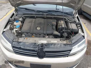 2013 Volkswagen Jetta SE z VIN 3VWDX7AJ2DM255858, wystawiony jako IAAI lot #42306203 z przebiegiem 221 309 mil mil oraz . Historia ofert i sprzedaży dostępna na DreamBid. Obrazek 10.