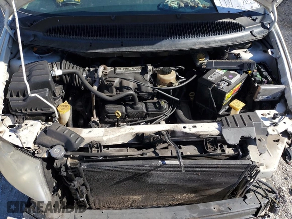 1998 Dodge Caravan SE with VIN 2B4GP4539WR648145, listed as a Copart auction lot 82370494 with Not Provided miles and Salvage Title. Bid and sale history available at DreamBid. Image 12.