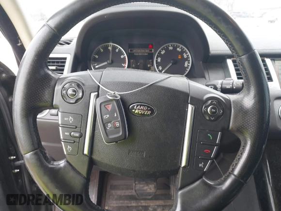 2010 Land Rover Range Rover Sport HSE Lux z VIN SALSK2D45AA252469, wystawiony jako IAAI lot #41915892 z przebiegiem 177 112 mil mil oraz . Historia ofert i sprzedaży dostępna na DreamBid. Obrazek 11.