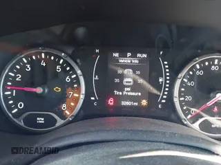 2017 Jeep Renegade Latitude with VIN ZACCJBBB2HPF91832, listed as a IAAI auction lot 41432771 with 32,601 mi miles. Bid and sale history available at carsss.com. Image 15.