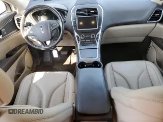 2017 Lincoln MKX Select z VIN 2LMPJ6KRXHBL50806, wystawiony jako Copart lot #66912774 z przebiegiem 90 864 mil mil oraz Szkoda całkowita • Salvage title. Historia ofert i sprzedaży dostępna na DreamBid. Obrazek 8.