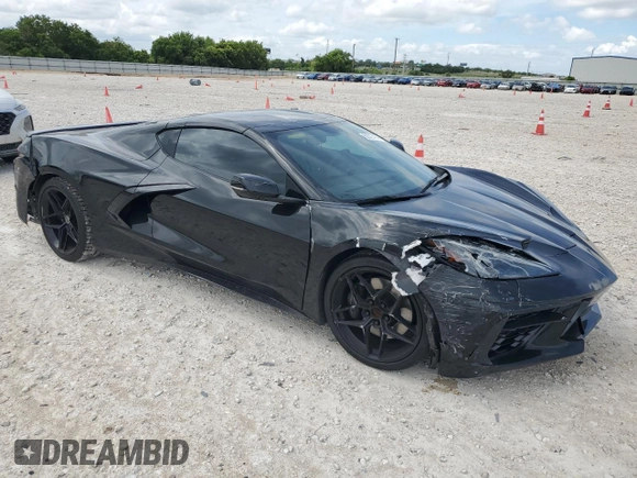 2021 Chevrolet Corvette 3LT with VIN 1G1YC2D49M5119833, listed as a Copart auction lot 62027484 with 17,739 mi miles and Salvage Title. Bid and sale history available at carsss.com. Image 4.