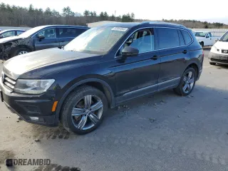2020 Volkswagen Tiguan SE with VIN 3VV2B7AX3LM078721, listed as a Copart auction lot 82804864 with 43,581 mi miles and Salvage Title. Bid and sale history available at carsss.com. Image 1.