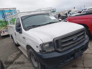 2002 Ford Super Duty F-250 XL with VIN 1FTNF20LX2EB69376, listed as a IAAI auction lot 38393894 with 1 mi miles. Bid and sale history available at carsss.com. Image 1.