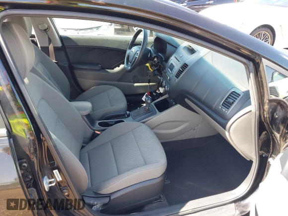 2015 Kia Forte LX with VIN KNAFK4A62F5292421, listed as a IAAI auction lot 41964789 with 32,001 mi miles. Bid and sale history available at carsss.com. Image 5.
