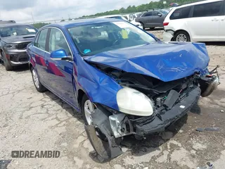 2008 Volkswagen Jetta SE z VIN 3VWRM71K98M141627, wystawiony jako IAAI lot #42264826 z przebiegiem 204 525 mil mil oraz . Historia ofert i sprzedaży dostępna na DreamBid. Obrazek 1.