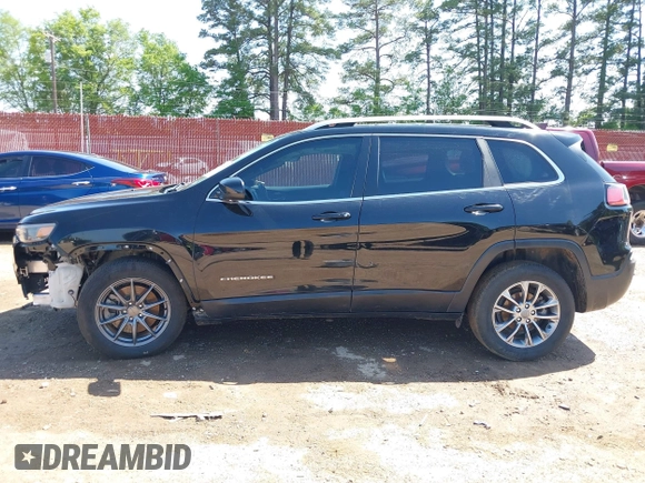 2019 Jeep Cherokee Latitude Plus z VIN 1C4PJLLBXKD123116, wystawiony jako IAAI lot #41981044 z przebiegiem 173 232 mil mil oraz . Historia ofert i sprzedaży dostępna na DreamBid. Obrazek 15.