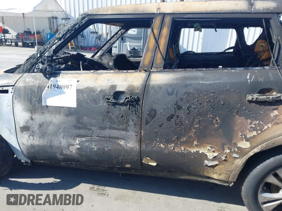 2016 Kia Soul + with VIN KNDJP3A53G7240303, listed as a IAAI auction lot 41948097 with 1 mi miles. Bid and sale history available at carsss.com. Image 14.