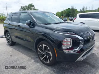 2024 Mitsubishi Outlander SE z VIN JA4J3VA89RZ076932, wystawiony jako IAAI lot #42387815 z przebiegiem 18 228 mil mil oraz . Historia ofert i sprzedaży dostępna na DreamBid. Obrazek 1.