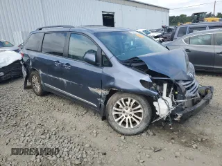 2017 Toyota Sienna XLE Auto Access Seat with VIN 5TDYZ3DCXHS825115, listed as a Copart auction lot 70457474 with Not provided miles and Salvage title. Bid and sale history available at DreamBid. Image 4.