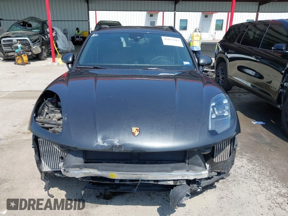 2018 Porsche Macan GTS z VIN WP1AG2A54JLB62881, wystawiony jako IAAI lot #42027419 z przebiegiem 91 876 mil mil oraz . Historia ofert i sprzedaży dostępna na DreamBid. Obrazek 6.