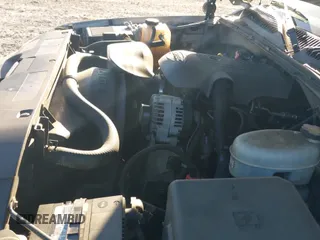 2004 GMC Sierra 1500 SLE z VIN 2GTEC19V641299523, wystawiony jako IAAI lot #41690931 z przebiegiem 232 038 mil mil oraz . Historia ofert i sprzedaży dostępna na DreamBid. Obrazek 19.