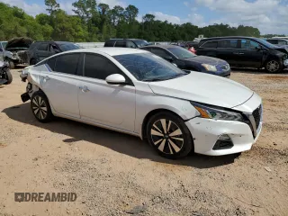 2021 Nissan Altima SV with VIN 1N4BL4DV2MN334672, listed as a Copart auction lot 52707795 with 67,969 mi miles and Salvage title. Bid and sale history available at DreamBid. Image 4.