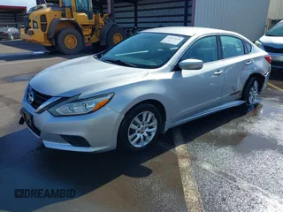 2017 Nissan Altima SV with VIN 1N4AL3AP3HC139855, listed as a IAAI auction lot 41913020 with 43,938 mi miles and . Bid and sale history available at DreamBid. Image 2.