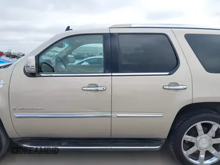 2008 Cadillac Escalade with VIN 1GYEC63898R234382, listed as a IAAI auction lot 41781206 with 150,916 mi miles. Bid and sale history available at carsss.com. Image 14.