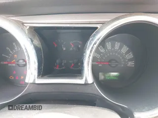 2006 Ford Mustang GT Deluxe z VIN 1ZVFT82H865246421, wystawiony jako IAAI lot #42007809 z przebiegiem 205 896 mil mil oraz . Historia ofert i sprzedaży dostępna na DreamBid. Obrazek 7.