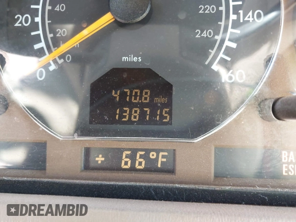 1999 Mercedes-Benz SL 500 z VIN WDBFA68F6XF177239, wystawiony jako IAAI lot #41837553 z przebiegiem 138 715 mil mil oraz . Historia ofert i sprzedaży dostępna na DreamBid. Obrazek 7.