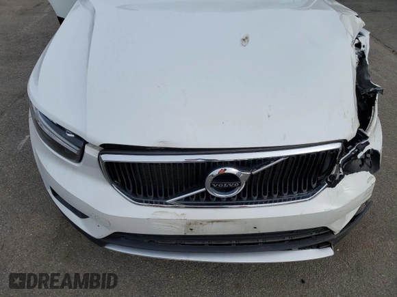 2021 Volvo XC40 Momentum with VIN YV4162UK0M2408578, listed as a Copart auction lot 81620584 with 35,560 mi miles and Salvage Title. Bid and sale history available at carsss.com. Image 12.