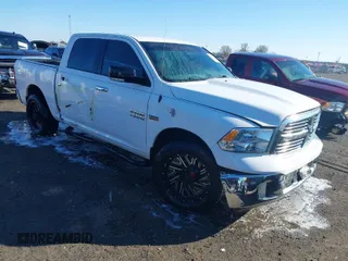 2015 Ram 1500 Outdoorsman z VIN 1C6RR6LT8FS651094, wystawiony jako IAAI lot #41803348 z przebiegiem 198 566 mil mil oraz . Historia ofert i sprzedaży dostępna na DreamBid. Obrazek 1.