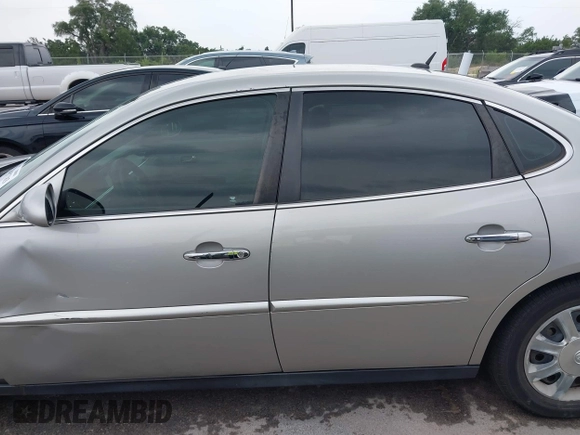 2007 Buick LaCrosse CX with VIN 2G4WC582271249382, listed as a IAAI auction lot 42285783 with 173,858 mi miles and . Bid and sale history available at DreamBid. Image 14.