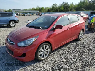 2013 Hyundai Accent SE with VIN KMHCU5AE0DU121047, listed as a Copart auction lot 52648035 with 42,655 mi miles and Salvage Title. Bid and sale history available at carsss.com. Image 1.