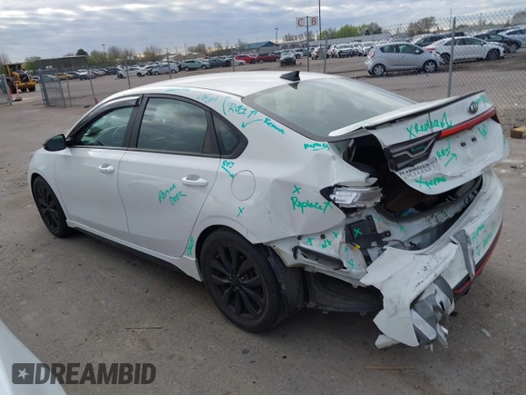 2021 Kia Forte GT-Line с VIN 3KPF34AD6ME358727, выставлен на аукционе IAAI как лот 41860247 с пробегом 79 079 миль миль и . История ставок и продаж доступна на DreamBid. Изображение 3.