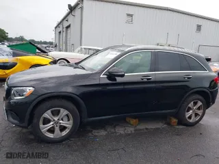 2018 Mercedes-Benz GLC with VIN WDC0G4KB4JV090897, listed as a IAAI auction lot 39966586 with 81,490 mi miles. Bid and sale history available at carsss.com. Image 14.