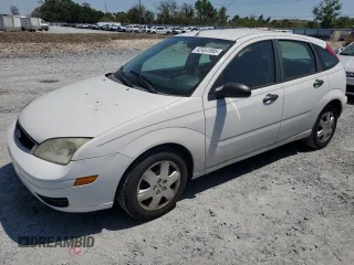 2005 Ford Focus S with VIN 3FAFP37N65R120732, listed as a Copart auction lot 52451995 with 118,612 mi miles and Clean Title. Bid and sale history available at carsss.com. Image 1.