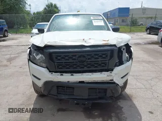 2024 Nissan Frontier S z VIN 1N6ED1CLXRN632782, wystawiony jako IAAI lot #42365315 z przebiegiem 9 387 mil mil oraz . Historia ofert i sprzedaży dostępna na DreamBid. Obrazek 6.