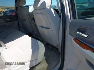 2007 GMC Yukon SLE z VIN 1GKFK13057J197990, wystawiony jako IAAI lot #41963224 z przebiegiem 187 060 mil mil oraz . Historia ofert i sprzedaży dostępna na DreamBid. Obrazek 8.
