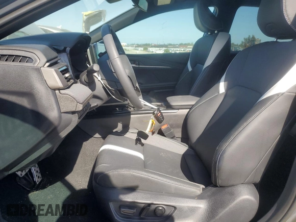 2025 Toyota Camry LE z VIN 4T1DBADK2SU523525, wystawiony jako Copart lot #55138715 z przebiegiem 3 270 mil mil oraz Szkoda całkowita • Salvage title. Historia ofert i sprzedaży dostępna na DreamBid. Obrazek 7.