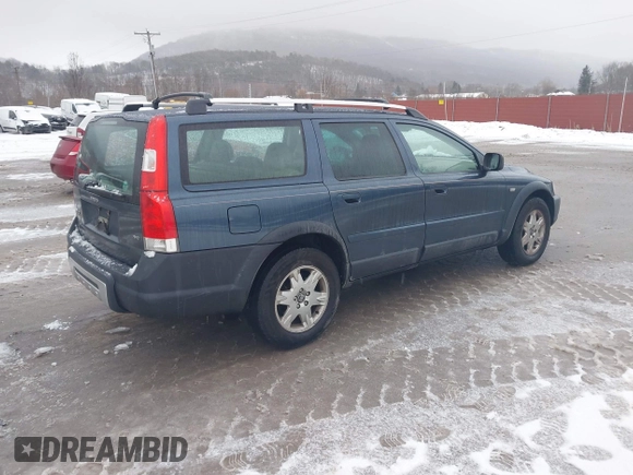 2006 Volvo XC70 with VIN YV4SZ592461233492, listed as a IAAI auction lot 41536507 with 174,888 mi miles. Bid and sale history available at carsss.com. Image 4.