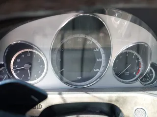 2010 Mercedes-Benz E 350 Luxury с VIN WDDHF8HB6AA139105, выставлен на аукционе IAAI как лот 42186932 с пробегом Не указан миль и . История ставок и продаж доступна на DreamBid. Изображение 7.