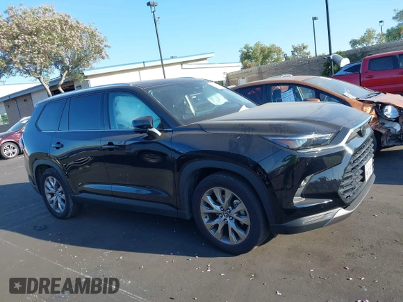 2024 Toyota Highlander XLE z VIN 5TDAAAB52RS003735, wystawiony jako IAAI lot #42373845 z przebiegiem 12 569 mil mil oraz . Historia ofert i sprzedaży dostępna na DreamBid. Obrazek 14.