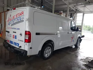 2018 Nissan NV Cargo S z VIN 1N6BF0KY7JN808504, wystawiony jako IAAI lot #39906506 z przebiegiem 83 900 mil mil oraz . Historia ofert i sprzedaży dostępna na DreamBid. Obrazek 4.