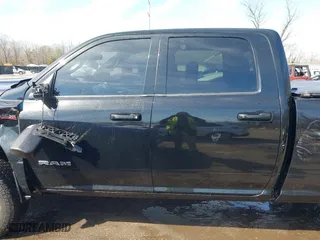 2019 Ram 2500 Big Horn with VIN 3C6UR5DJ7KG698782, listed as a IAAI auction lot 41661621 with 58,064 mi miles. Bid and sale history available at carsss.com. Image 14.