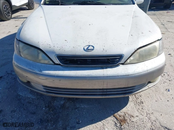 1997 Lexus ES 300 Luxury Sport Sdn with VIN JT8BF22G7V0076821, listed as a IAAI auction lot 41671698 with NaN miles. Bid and sale history available at carsss.com. Image 6.