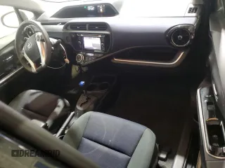 2016 Toyota Prius One z VIN JTDKDTB38G1121319, wystawiony jako Copart lot #55255145 z przebiegiem 45 371 mil mil oraz Czysty tytuł • Clean title. Historia ofert i sprzedaży dostępna na DreamBid. Obrazek 8.